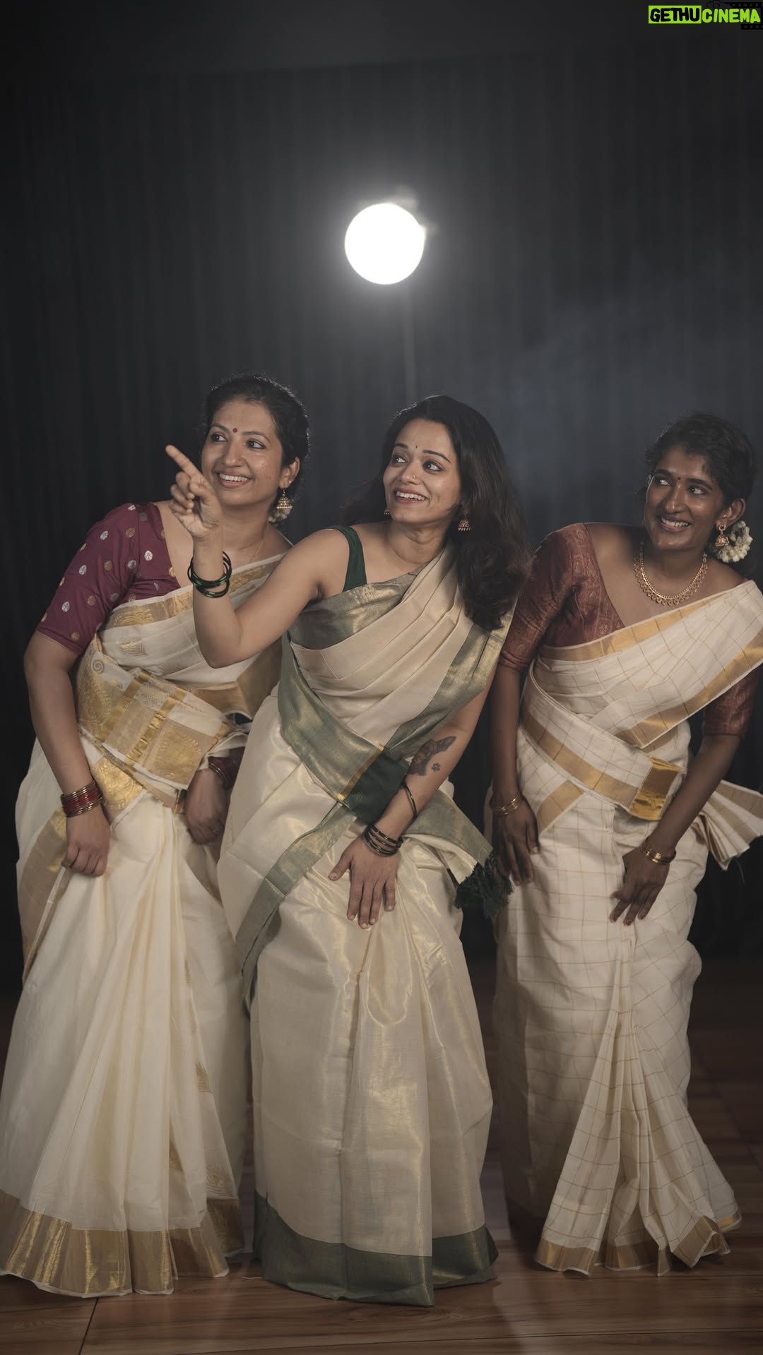 Renjini Kunju - 40.4K Likes - “Let’s begin our Onam celebrations with the sweet and joyful song, ‘Cute Chimmi Chimmi’

🎥 @amalcinematographer