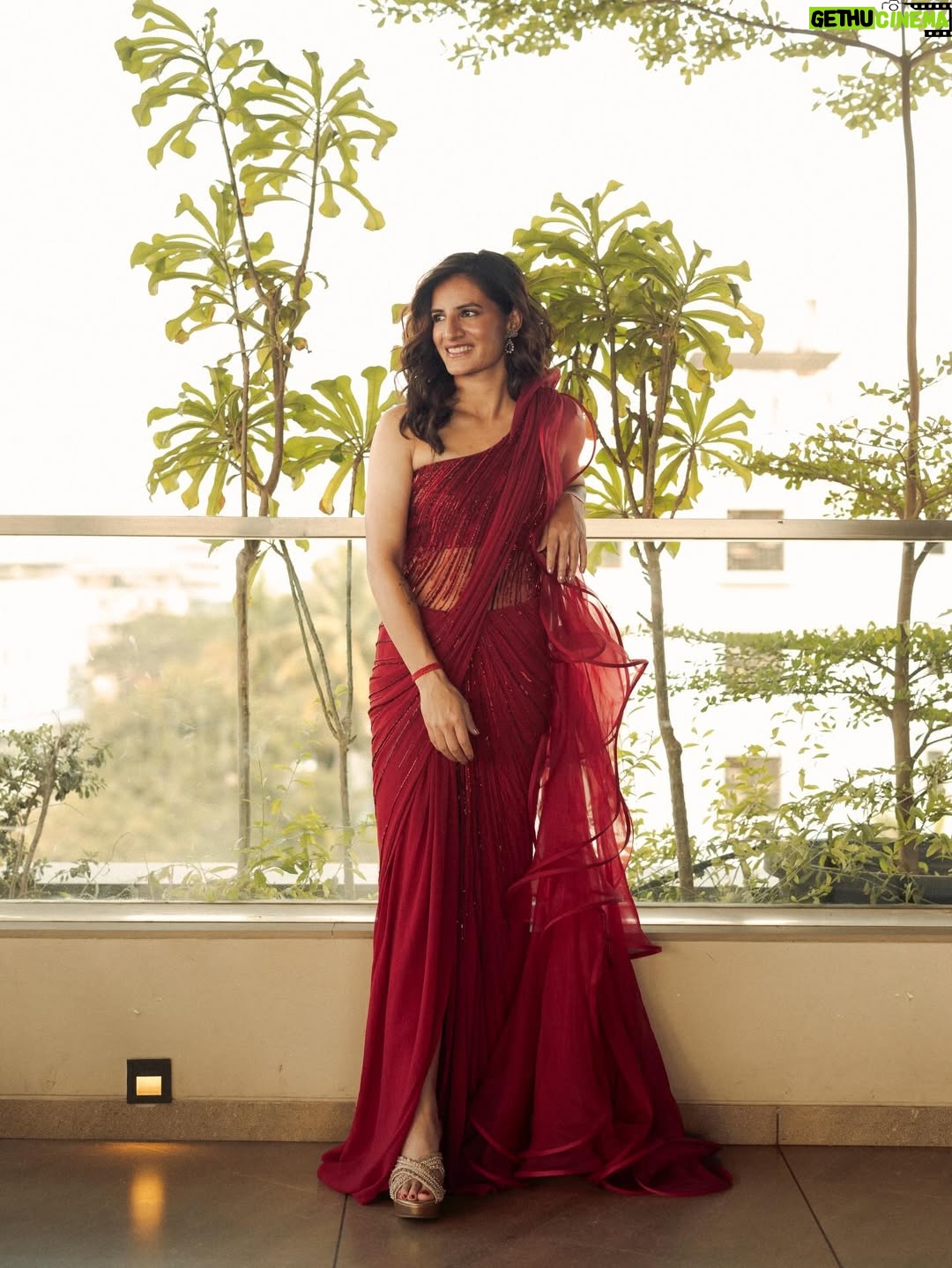 Renuka Singh - 167.1K Likes - A moment in red ❤️

Styled by: @bridelanindia 
Sari Gown: @gauravguptaofficial 
Photography: @etherealstudio.in 
Fine Jewels: @aurus.jewels 
Footwear: @fizzygoblet