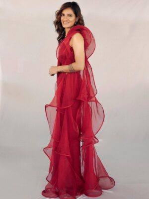 Renuka Singh Instagram - A moment in red ā¤ļø
Styled by: @bridelanindia
Sari Gown: @gauravguptaofficial
Photography: @etherealstudio.in
Fine Jewels: @aurus.jewels
Footwear: @fizzygoblet