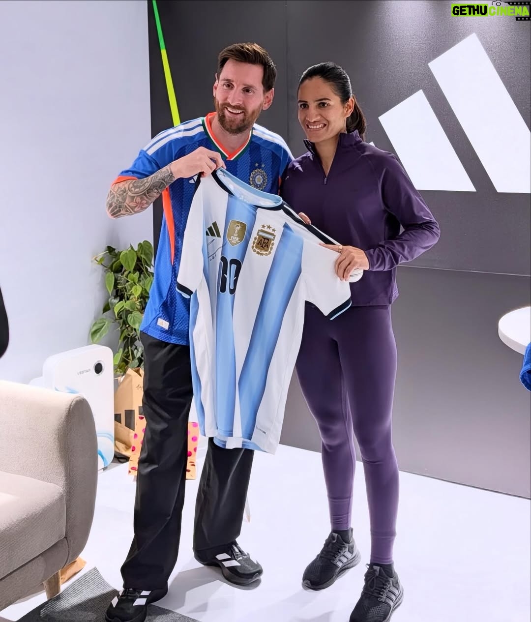 Renuka Singh - 290.7K Likes - Two pair of hands that know the feeling of lifting a World Cup 🤩✨ 
Thank you, @adidasindia, for bringing this dream to life. 😇❤️