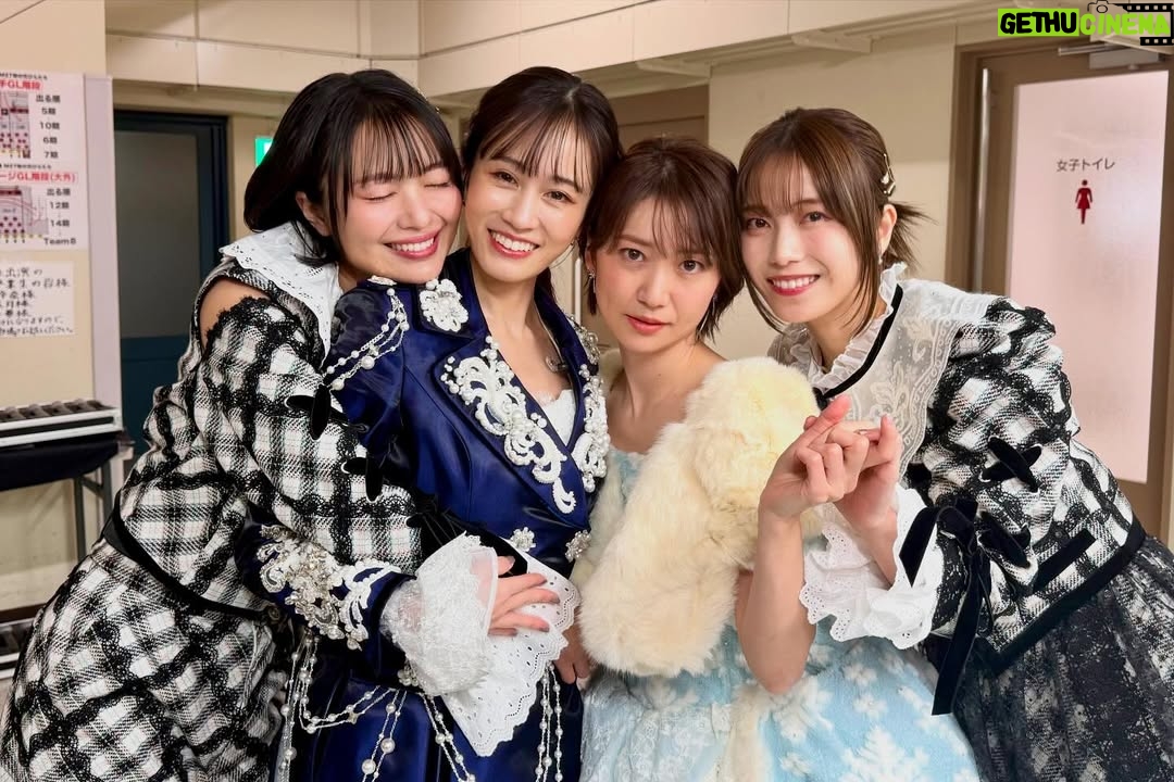 Rie Kitahara - 15.3K Likes - AKB48は青春です in 武道館🌸
出演させていただきました！
AKB48、20周年おめでとうございます！
その歴史の中に、自分が参加できたこと、たくさんの青春を過ごせたことが本当に幸せです。この道を選んで良かった☺️家族以上に家族なメンバーたちや、大切なファンの方たち、素敵なスタッフさんたちに出会えた。AKB48のおかげで、自分の人生がすごく色鮮やかなものになりました。

そしてなにより、AKB48の楽曲たちが
誰かの人生を彩っていること。
メンバーたちの頑張っている姿が
誰かの励みになっていること。
こんなに素敵なことはないですよね🥹

そしてAKB48のメンバーたち自身が、AKB48が好きなこと。
本当に思い出たっぷりなんです！
昨日は、懐かしい楽曲を懐かしいメンバーで披露することも多くて。
踊りながらいろいろなことが走馬灯のようにかけぬけて
曲中に泣きそうになりました。
もちろん辛かったこともあったけど、そんな思い出があることすら愛おしいです🥹(それは大人になったから言えることだけど🤲🏻)

昨日は本当にタイムスリップしたみたいでした！
メンバーみんな変わらなさすぎたよ。怖いくらい変わってなかったよ。すごいね？

もう見ることはないのかな、と思っていた一面サイリウムの景色や、暖かい声援をありがとうございました！！！！
この思い出を胸に、また明日から生きていきます🌸

 #akb48
#akb48は青春ですin武道館