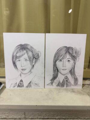 Rie Kitahara Instagram - AKB48武道館ライブ2日目夜公演🌙
OGメンバーとしてお邪魔しました！

おそらくみなさんの想像している
何倍もAKB48でしたよね？！😇
しっかりがっつり、ライブさせていただきました！🎤
もうきっとこんなに歌って踊ることはないよね？
そう思ったら一瞬一瞬を目に焼き付けなきゃ！と思っていたのに
目まぐるしくあっという間に終わってしまったよ、楽しすぎて。
サイリウムの景色に会場が割れそうなほどの歓声、うちわやボード、タオル、たくさんたくさんありがとう☺️💖

根も葉もRumorを卒業生で頑張って振り入れしたり
SONEの新メンバーオーディション
そして思い出の詰まったAKB48のキラキラした楽曲
すべてが尊かった！！！

終演後、スタッフさん(しのぶさん)が涙しながら
カオスでがんばりやさんなAKBが観れたって話してくれて
今までの日々が走馬灯のように蘇ったなあ
みんなと頑張ってきて本当に良かった！
そしていま現役でキラキラしているメンバーと共にステージに立てて嬉しかった！
リハから立ち位置など本当に助けてもらいました🥹みーんな優しくて可愛かった☺️❣️

そして今日は最終日！
みーんなでAKB48の20周年をお祝いしましょう😍💖🎤

 #akb48
#akb48は青春ですin武道館