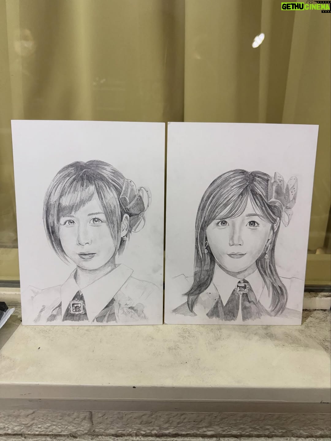 Rie Kitahara - 12.3K Likes - AKB48武道館ライブ2日目夜公演🌙
OGメンバーとしてお邪魔しました！

おそらくみなさんの想像している
何倍もAKB48でしたよね？！😇
しっかりがっつり、ライブさせていただきました！🎤
もうきっとこんなに歌って踊ることはないよね？
そう思ったら一瞬一瞬を目に焼き付けなきゃ！と思っていたのに
目まぐるしくあっという間に終わってしまったよ、楽しすぎて。
サイリウムの景色に会場が割れそうなほどの歓声、うちわやボード、タオル、たくさんたくさんありがとう☺️💖

根も葉もRumorを卒業生で頑張って振り入れしたり
SONEの新メンバーオーディション
そして思い出の詰まったAKB48のキラキラした楽曲
すべてが尊かった！！！

終演後、スタッフさん(しのぶさん)が涙しながら
カオスでがんばりやさんなAKBが観れたって話してくれて
今までの日々が走馬灯のように蘇ったなあ
みんなと頑張ってきて本当に良かった！
そしていま現役でキラキラしているメンバーと共にステージに立てて嬉しかった！
リハから立ち位置など本当に助けてもらいました🥹みーんな優しくて可愛かった☺️❣️

そして今日は最終日！
みーんなでAKB48の20周年をお祝いしましょう😍💖🎤

 #akb48
#akb48は青春ですin武道館