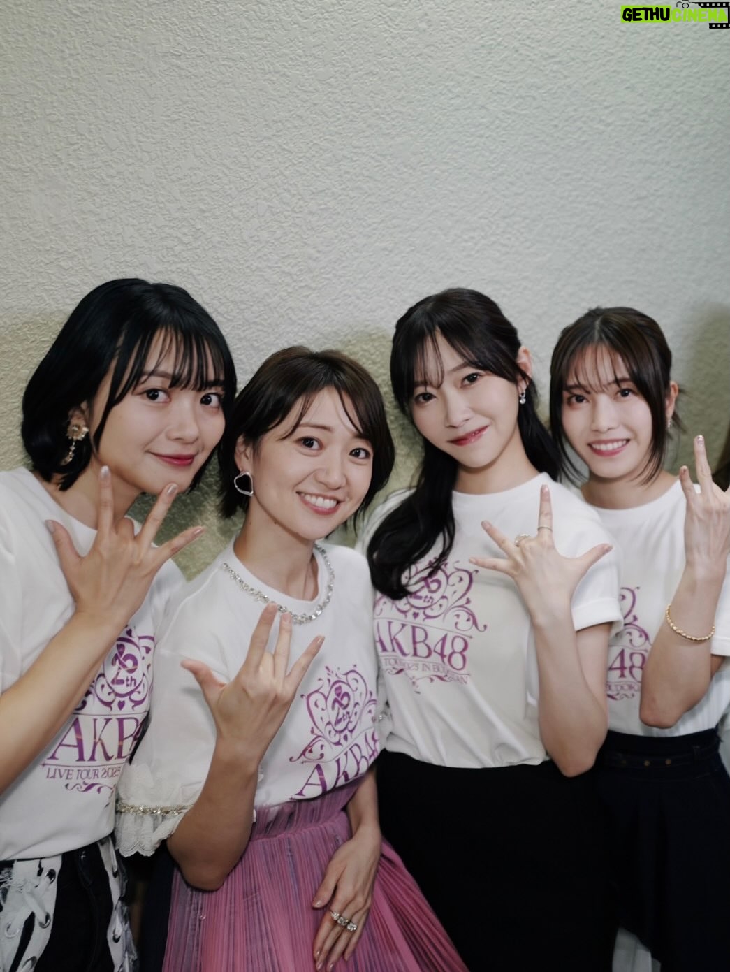 Rie Kitahara - 7.6K Likes - 🖤🤍
Not yetの新衣装！！！
AKB48といえば衣装の可愛さですが、
まさかまたこんなに可愛い衣装、しかも新しいものを着れるなんて…😍❣️
この1曲のために、本当に贅沢ですよね😭
細部まで見て欲しいよ~本当に可愛いんです！
しかも珍しく長いパンツスタイル👑🧸
めっちゃ『ぽい！』て円陣のときなどにみんなに褒められて嬉しかったです🥹

早替えの関係でこの衣装で4人で撮れなかったのが心残り💔

またこの4人で歌えるとおもわなかったな
本当に最後かもしれないなあと思いつつ
そんな余韻に浸る間もなく優子ちゃんがボケてたので
いつもどおり楽しくできました🥹🥹🥹

最後の写真はこちらも新衣装❤️‍🔥
AKBぽい赤チェック！！！やっぱりかわいい
@osarecompany の衣装は世界一！！！！！！！
オサレの衣装を可愛く着るために頑張ったの🥹💖
これからもずーっとオサレの衣装の大ファンです❤️‍🔥❤️‍🔥❤️‍🔥

@akb48 
 #akb48 #notyet #ノイエ #波乗りかき氷 #22歳
 #akb48は青春ですin武道館