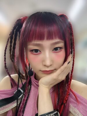 Riho Sayashi Instagram - いつの間にか東京公演ラストウィーク！
引き続き楽しんで頂けますように🍎

Death Note THE MUSICAL 
@dnmusical