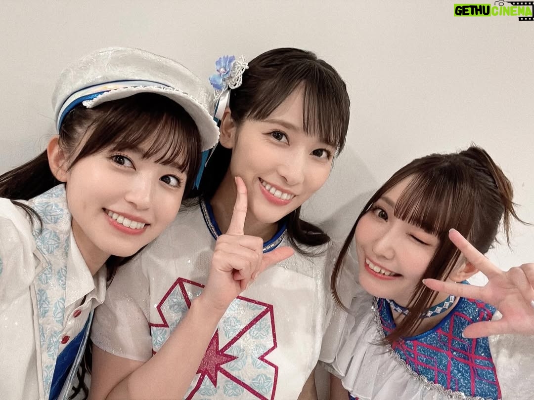 Rikako Aida - 11.4K Likes - 🗓️2025.11.02 ラブライブ！サンシャイン!! 沼津地元愛まつり2025🍊🌸✨

楽しかったー！！とにかく楽しかった！
セットリストもどうだったかな？
Finale Liveでやってない曲で、私たちが今届けたい曲を中心に3人で選曲しました！
"Aqours"って感じの楽曲たちだったよね☺️

せっかくまたAqoursとしてステージに立てるわけだし、全曲3人でやり切ろう！って決めてました。

密かに『Fantastic Departure!』もずっとずっとやりたかった、、、！！
『待ってて愛のうた』ももう10年くらい歌ってきてるけど、今と昔では心境も見える景色も全然違うもので。
まだ何もわからなかった初々しい気持ちで歌うのもいいけど、色々なことを経験して大人になった自分たちが届けるこの楽曲も、また違う良さがあるな〜としみじみ感じてました。

また3人で出来たらいいね〜なんて話しながら帰ったけど、なかなかそういった機会もないってわかってはいるので、だからこそ大切な時間でした、、！

二人とも本当にありがとう！！

やっぱり沼津は自分にとってホームだなぁ。
私は、ここ！っていう故郷がないからよりそう思います。
またいつか絶対沼津帰るからねー！🌸
