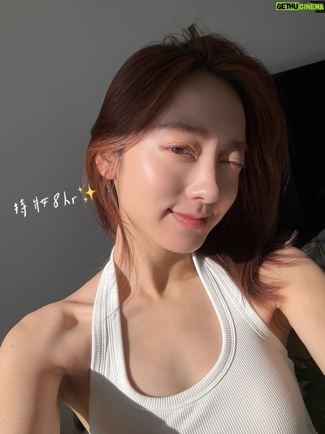 Riko Xi - 8.5K Likes - 去完歐洲後的皮膚簡直是乾到炸開
底妝很容易不貼皮膚浮粉到炸
只好派出韓系底妝專家PONY EFFECT
水透光妝前防護乳不愧是 @COSME 第一名妝前乳
SPF50 PA    高防曬係數
還添加大馬士革玫瑰精萃水、積雪草、仙人掌保濕精萃
質地水潤到不行💧夠保濕還能幫助底妝更服貼

 
然後搭配零暗沉柔霧持久水氣墊
網紗取粉設計 取粉更細緻更均勻
遮瑕度也很夠 拍上臉很薄透 拍上臉很清爽
呈現很漂亮的原生裸光感

拍照臉都在透光耶
浮粉困擾一掃而空(⁎⁍̴̛ᴗ⁍̴̛⁎)

超喜歡這個底妝組合！
如果你跟我有一樣的底妝困擾
快趁11月去PONY EFFECT官網逛逛 趁現在入手最划算！
首次下載MEMEBOX APP 和綁定LINE官方帳號還能各獲得300元折價券喔！

#韓系NO1專業彩妝品牌 #PONYEFFECT @ponyeffecttaiwan