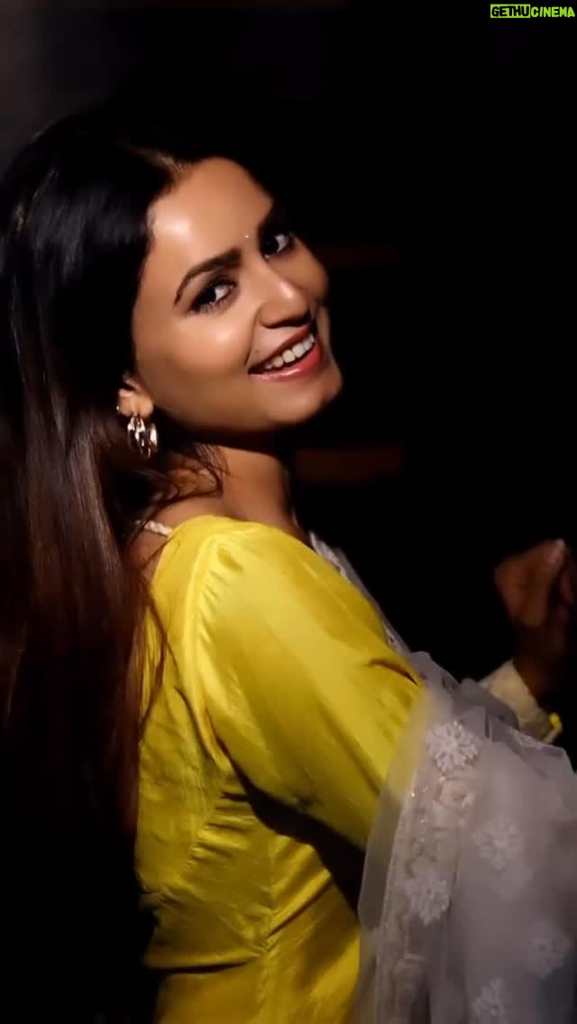 Rishikaa Singh Chandel - 80K Likes - Ye thik nhi ❤️

#rishikaasinghchandel