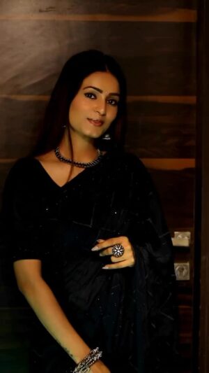 Rishikaa Singh Chandel Instagram - Khushi beshumaar hai ❤️

#rishikaasinghchandel