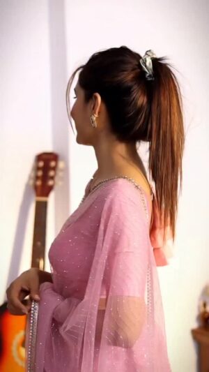 Rishikaa Singh Chandel Instagram - @rishikaasinghchandel ……….🌸🌸🌸

#rishikaasinghchandel