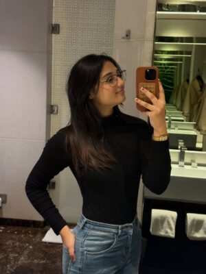 Ritika Nayak Instagram - Random Ri selfie life updates… ✨❤️
.
.
.
.
.

.

.
.:
#ritikanayak #randomclick