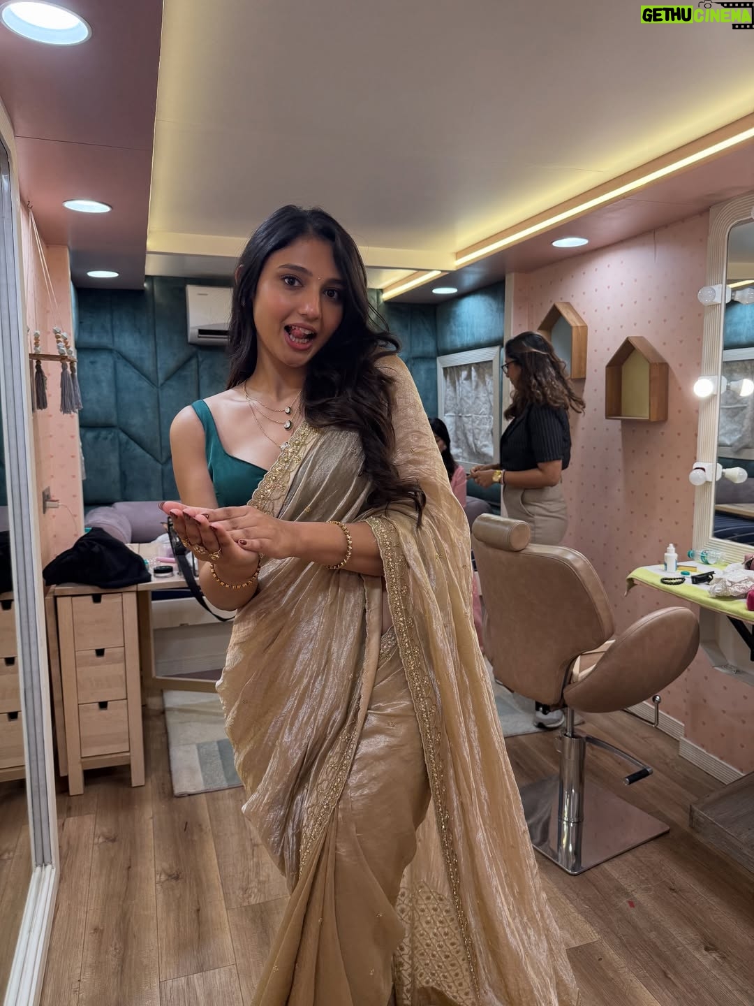 Ritika Nayak - 194K Likes - Random Ri selfie life updates… ✨❤️
.
.
.
.
.

.

.
.:
#ritikanayak #randomclick
