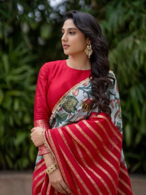 Ritika Nayak Instagram - Happy Diwali To All My Phuljhadi’s and Patakha’s✨🪔💫
.

Outfit:- @aamrabylavanya
Acessories:- @jewelrybykiara
Stylist:- @shefalideora 
style team @harshini_naidu_m
Pictures:- @pramodcaptures
Hair by @siddhumakeovers
Makeup @praveenmakeupartist1683