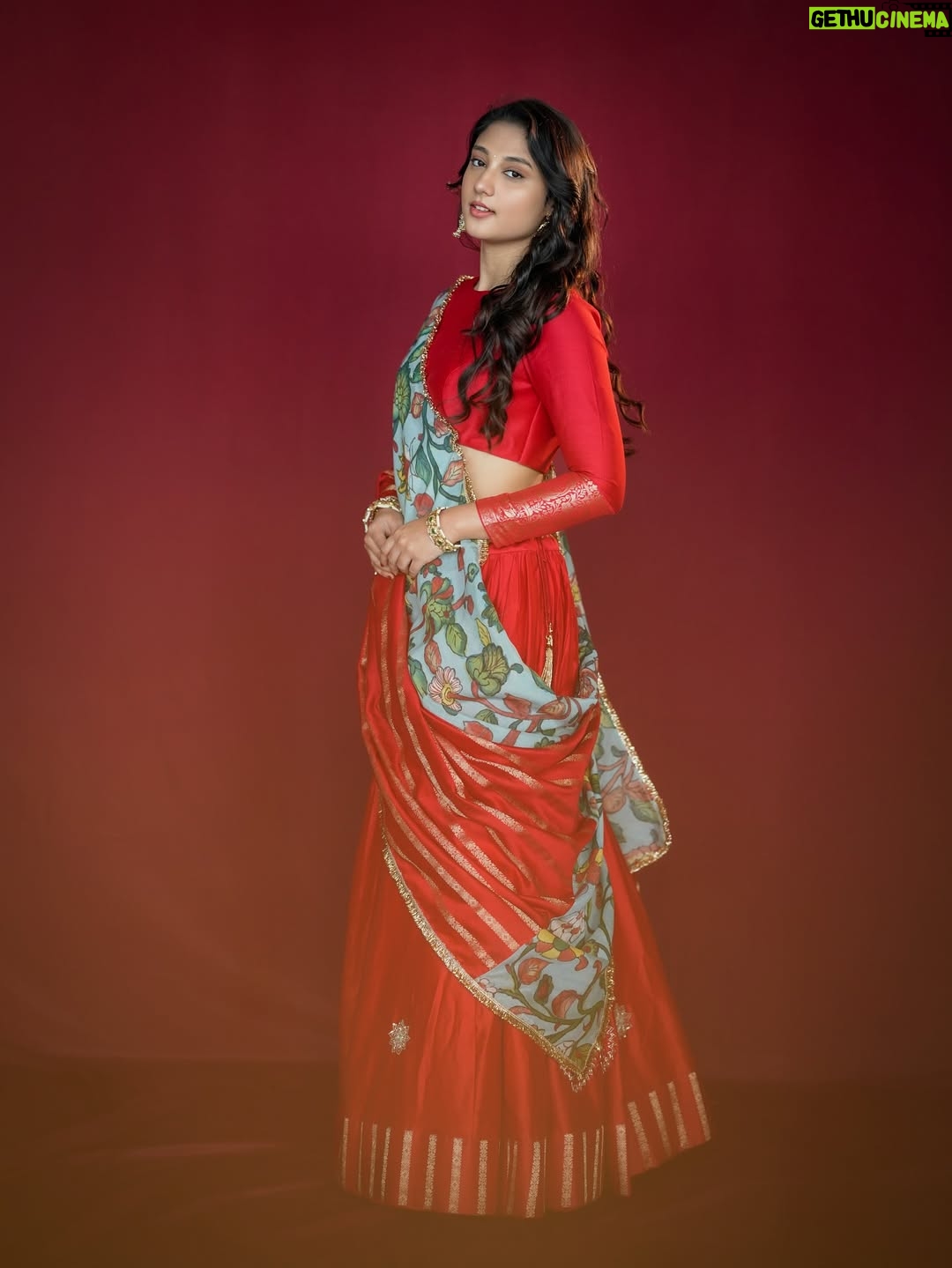 Ritika Nayak - 307.4K Likes - Happy Diwali To All My Phuljhadi’s and Patakha’s✨🪔💫
.

Outfit:- @aamrabylavanya
Acessories:- @jewelrybykiara
Stylist:- @shefalideora 
style team @harshini_naidu_m
Pictures:- @pramodcaptures
Hair by @siddhumakeovers
Makeup @praveenmakeupartist1683