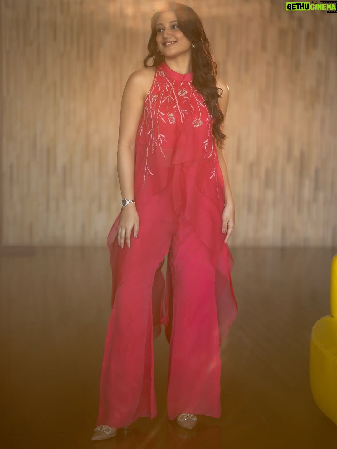 Ritika Nayak - 320.2K Likes - 🩷💘🎀🌸🍬💗
.
Shot by - @pramodcaptures
Outfit:- @prashantikumarlabel
Jewellery:- @sholdsherni
Styling:- @shefalideora_
Style team :- @mohammed.faizaa
Hair by @siddhumakeovers
Makeup @praveenmakeupartist1683
@purplethoughtsind @hetvii_shahhh