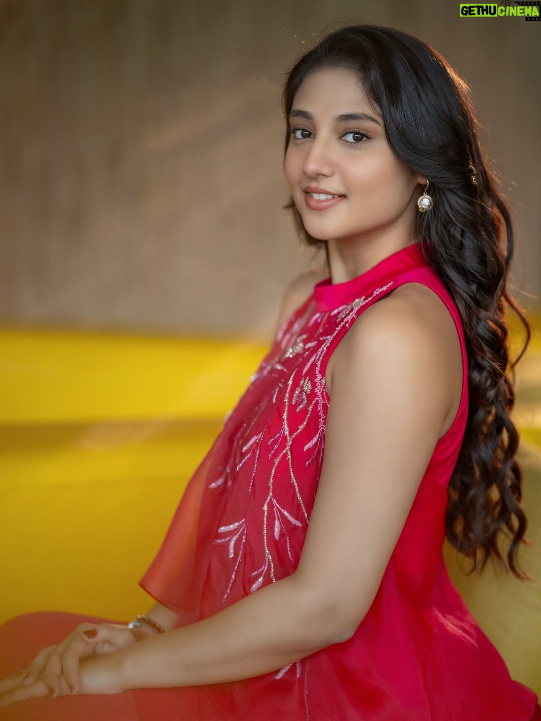 Ritika Nayak - 320.2K Likes - 🩷💘🎀🌸🍬💗
.
Shot by - @pramodcaptures
Outfit:- @prashantikumarlabel
Jewellery:- @sholdsherni
Styling:- @shefalideora_
Style team :- @mohammed.faizaa
Hair by @siddhumakeovers
Makeup @praveenmakeupartist1683
@purplethoughtsind @hetvii_shahhh
