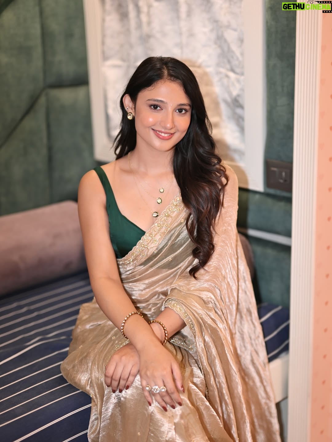 Ritika Nayak - 503.4K Likes - Glowing and growing ✨🌼
.

Photography @captured_fate 
Makeup @creatvidhii
Hair @blenditlikenavya
Outfit @mintblushdesigns
Jewellery @suhana_art_and_jewels
Styled by @towindia india @dishhhaaa._ @purplethoughtsind
@hetvii_shahhh