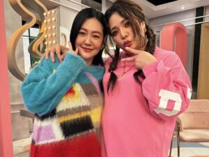 Riva Chang Instagram - 首先先恭喜 #小姐不熙娣 恭喜S姊 恭喜派翠克 恭喜老闆 B2哥 和所有小姐不熙娣的製作團隊們🎉🎉🎉 

但最最最讓人感動開心的是S姊得獎了～真的好開心！
謝謝你從康熙來了到小姐不熙娣一直默默的愛我關心我，你總是這麼溫暖更是這麼努力的做著每一件事，用心扮演著你人生中每一個角色❤️ 你一直是最棒的👍🏿

相信大S姊一定陪著你全程參與著今晚～看著你今晚這麼美麗～看著你今晚美美的上台領獎，而她也一定大聲的為妳尖叫歡呼替妳開心～更是為妳感到超級的驕傲💕

也謝謝你讓大家看見有時候能用另一種形式，填補親人愛人心中的那個缺口，徐媽媽一定很感動很開心看著你領獎填補她缺了一塊的空洞，S姊妳真的好棒好棒👍🏿👍🏿

S姊恭喜妳！為妳超開心！也一直超級愛妳😘😘😘

我也永遠記得 #姐妹情深 這首歌💕
徐熙媛　徐熙娣　最親愛的姊妹
不怕苦　不怕難　緊握了雙手
未來要走的路　也許會有些辛苦
我們絕不能回頭💕

@elephantdee  @patrickliu0721 @b2_studio @ebcdeegirlstalk