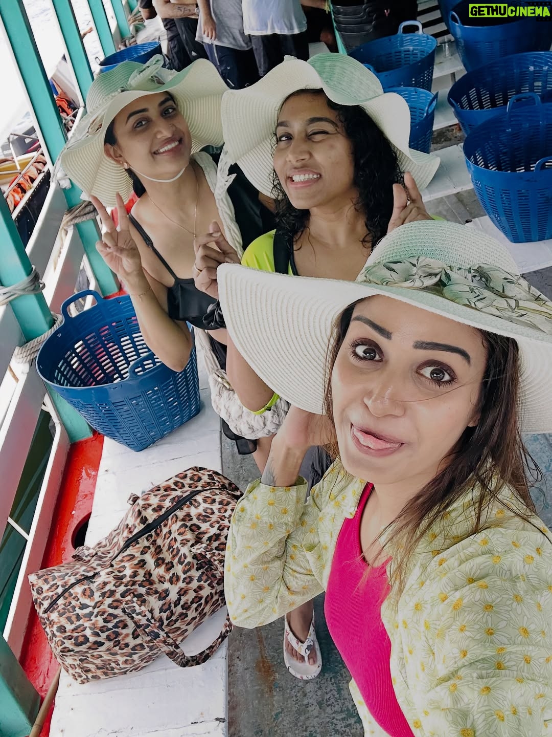 Riya Vishwanathan - 10.5K Likes - PATTAYA 🏖️
(My first international trip) ❤️
.
.
.
#post #pic #pictureoftheday 
#vacay #vacaymode #pattaya 
#girlstrip #adventure 
#riyavishwanathan