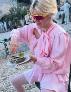Robyn Instagram - Celebrating a Love Supreme <3 thank you @charli_xcx