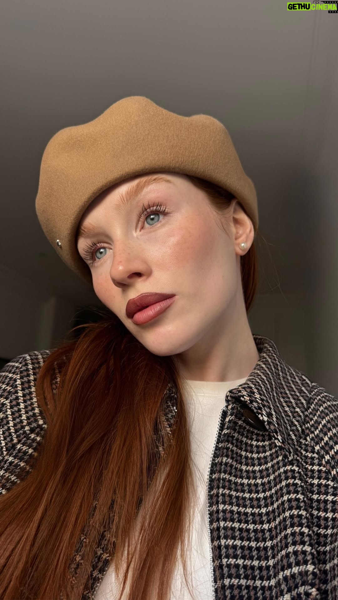 Rocío López - 1.9K Likes - Etapas por las que ha pasado mi pelo🤍 desde que empecé con Hair Resilience de @cantabrialabs_esp estoy encantada y no pienso parar!! más brillo, más suavidad y más densidad en zonas donde necesito. Estoy encantada 🥹✨ publicidad*