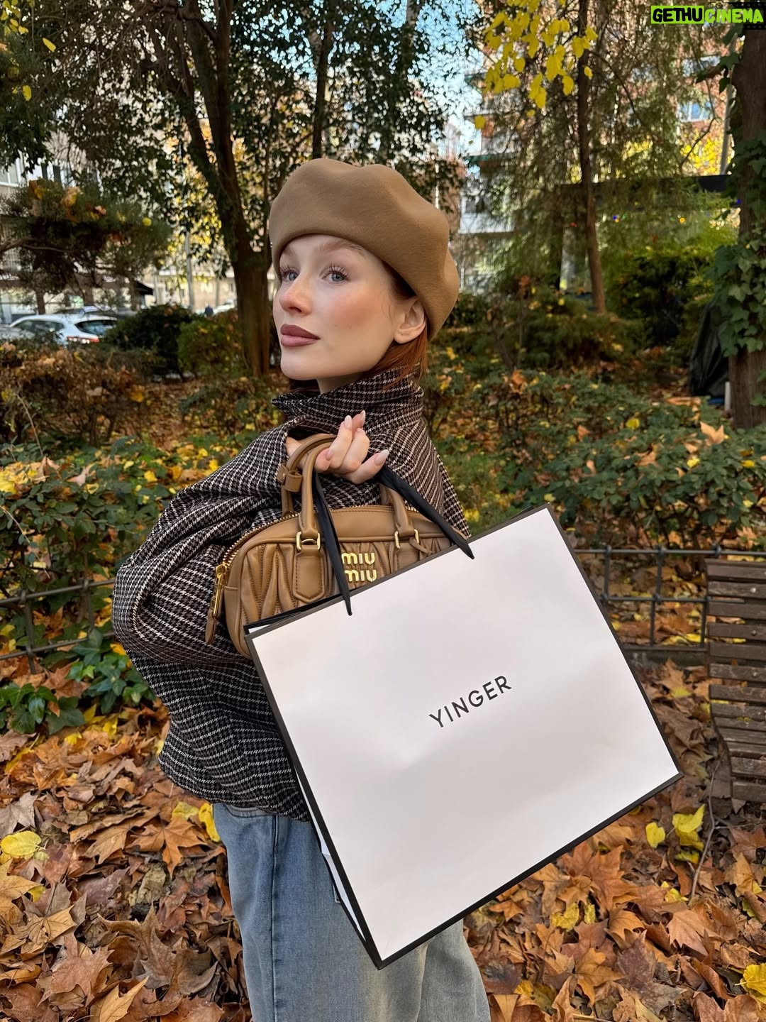 Rocío López - 3K Likes - Mi plan favorito quedar con mis amigas para un café y llevarle regalitos de @yingerbeauty <3 me siento mamásantaclaus y a mis amigas les encanta!!! 🥹🥹🥹