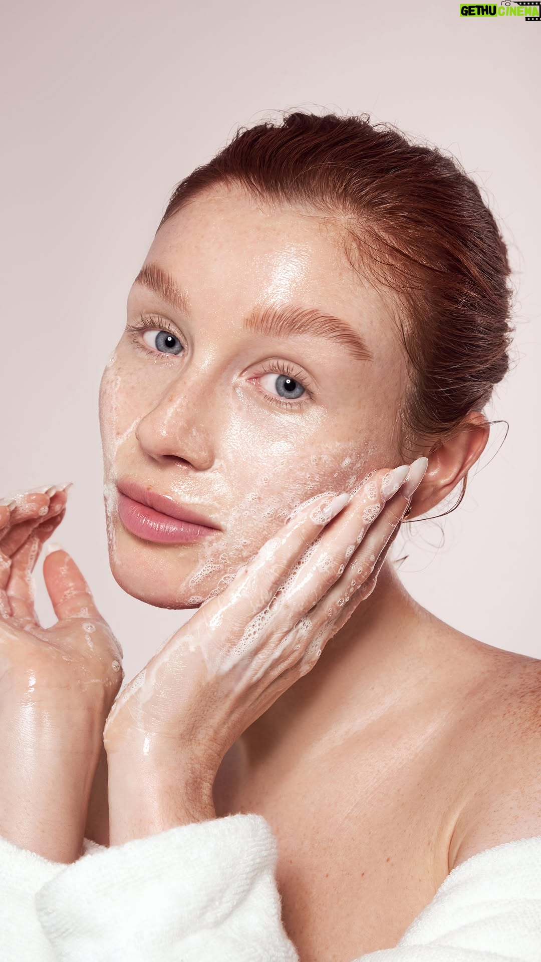 Rocío López - 5.9K Likes - No quiero normalizar la ansiedad. 🤍
En 2026 voy a ser mi mejor versión, y quiero que lo seáis conmigo

Gracias por creer en mí, en @yingerbeauty y en el emprendimiento joven. Somos una generación que vale muchísimo, y vamos a demostrarlo. ✨

También quiero crear un espacio para apoyar a emprendedores que aún no tienen voz, para ayudarles a llegar a más gente. Más adelante os contaré cómo podréis poneros en contacto conmigo.

Os quiero mucho… y allá vamos.
Fuerza y a por todas, mis chicas 🤍✨
