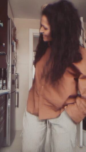 Rosa López Instagram - Un poco Tyla 🎶 para aflojar apretaduras emocionales 

Feliz puente bonitos!