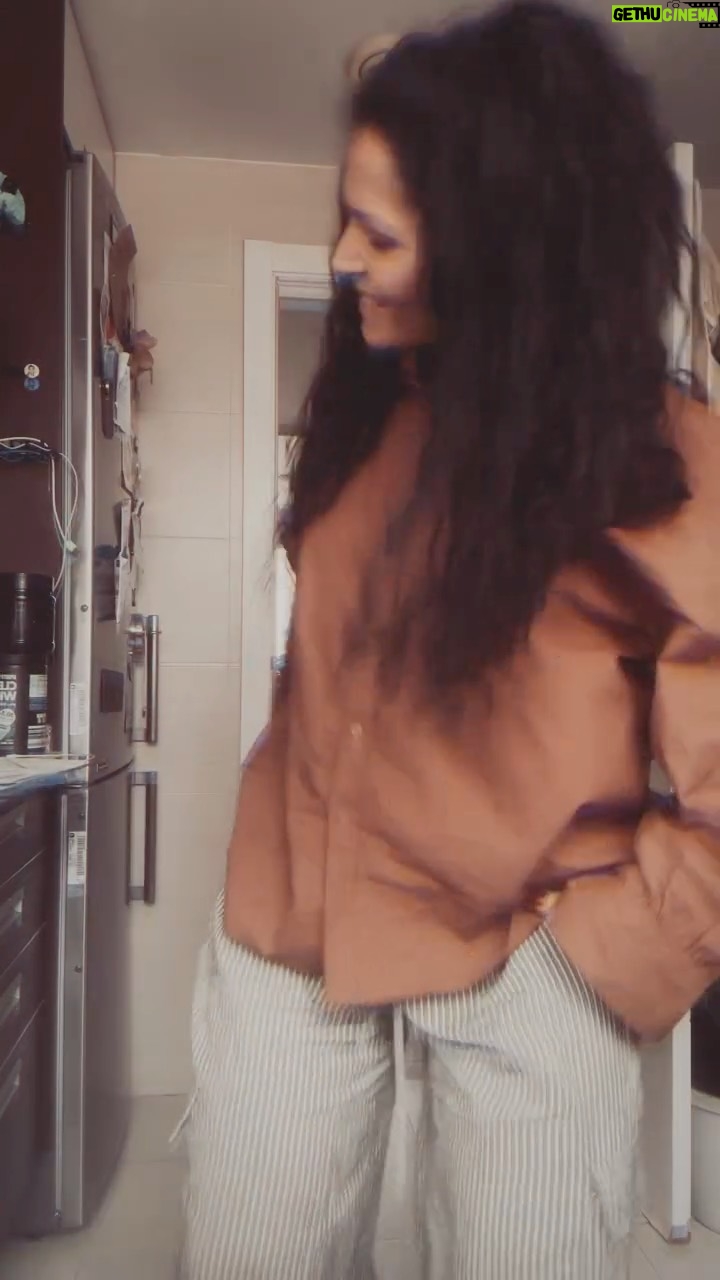 Rosa López - 7.5K Likes - Un poco Tyla 🎶 para aflojar apretaduras emocionales 

Feliz puente bonitos!