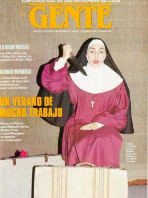 Rossy de Palma Instagram - 💎✨🪽L U X 🪽✨ 💎

El porvenir es tan irrevocable
Como el rígido ayer. 
No hay una cosa 
Que no sea una letra silenciosa 
De la eterna escritura indescifrable
Cuyo libro es el tiempo. 
Quien se aleja De su casa ya ha vuelto. 
Nuestra vida
Es la senda futura y recorrida.
El rigor ha tejido la madeja.
No te arredres. 
La ergástula es oscura, 
La firme trama es de incesante hierro, 
Pero en algún recodo de tu encierro 
Puede haber una luz, una hendidura.
El camino es fatal como la flecha.
Pero en las grietas está Dios, que acecha.

Jorge Luis Borges 
Para una versión del
“I King”

@rosalia.vt @holarosalia  @equiposingular #lux #rosalia