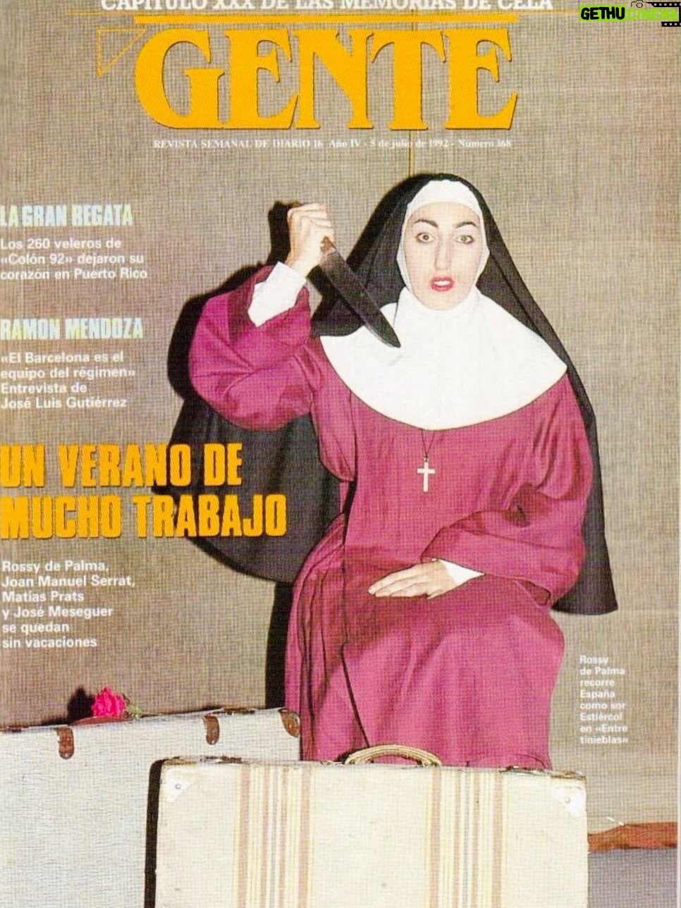 Rossy de Palma - 16K Likes - 💎✨🪽L U X 🪽✨ 💎

El porvenir es tan irrevocable
Como el rígido ayer. 
No hay una cosa 
Que no sea una letra silenciosa 
De la eterna escritura indescifrable
Cuyo libro es el tiempo. 
Quien se aleja De su casa ya ha vuelto. 
Nuestra vida
Es la senda futura y recorrida.
El rigor ha tejido la madeja.
No te arredres. 
La ergástula es oscura, 
La firme trama es de incesante hierro, 
Pero en algún recodo de tu encierro 
Puede haber una luz, una hendidura.
El camino es fatal como la flecha.
Pero en las grietas está Dios, que acecha.

Jorge Luis Borges 
Para una versión del
“I King”

@rosalia.vt @holarosalia  @equiposingular #lux #rosalia