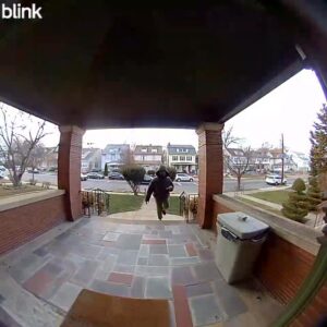 Roxanne Shanté Instagram - Woman comes up on porch and steals packages. I am soooo upset today is not a good day.