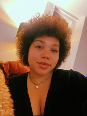 Ruby Barker Instagram - Today was my first day back at the gym since getting out of hospital. I didn’t have much energy but showing up for yourself counts. I’d like to thank all my followers who have supported me when I’ve been really unwell, and unwell on here; bipolar manic episodes can be a bitch but we keep on fighting. So here’s to staying strong when the tides against us 💪🏽💖