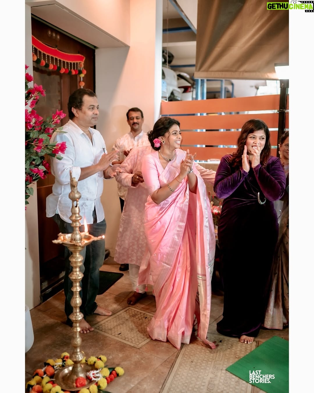Rutuja Bagwe - 29.4K Likes - तुम्हा सर्वांच्या प्रेमावर विश्वास ठेवून, माझ्या माणसांना घेऊन, नव्या व्यवसायात पुढचं पाऊल टाकतेय…
‘फूडचं पाऊल- व्हेज- नॉनव्हेज रेस्टॅारंट✨
शॅाप नंबर १,२, सवान्हा ॲव्हलॅान, मखवाना रोड, मरोळ, अंधेरी पूर्व, मुंबई- ४०००५९

नक्की भेट द्या..! आम्ही आदरातिथ्यासाठी वाट पाहतोय.❤️🙏🏻

location: Shop 1 & 2, Savannah Avalon, Makwana Rd, Gamdevi, marol, Andheri East, Mumbai, Maharashtra 400059

📸- @lastbenchersstories 
Event, Socials & PR by @wechitramedia @n.i.d.s_ 

#फूडचंपाऊल #FoodchPaool #RutujaBagwe #NewBeginnings #Blessed