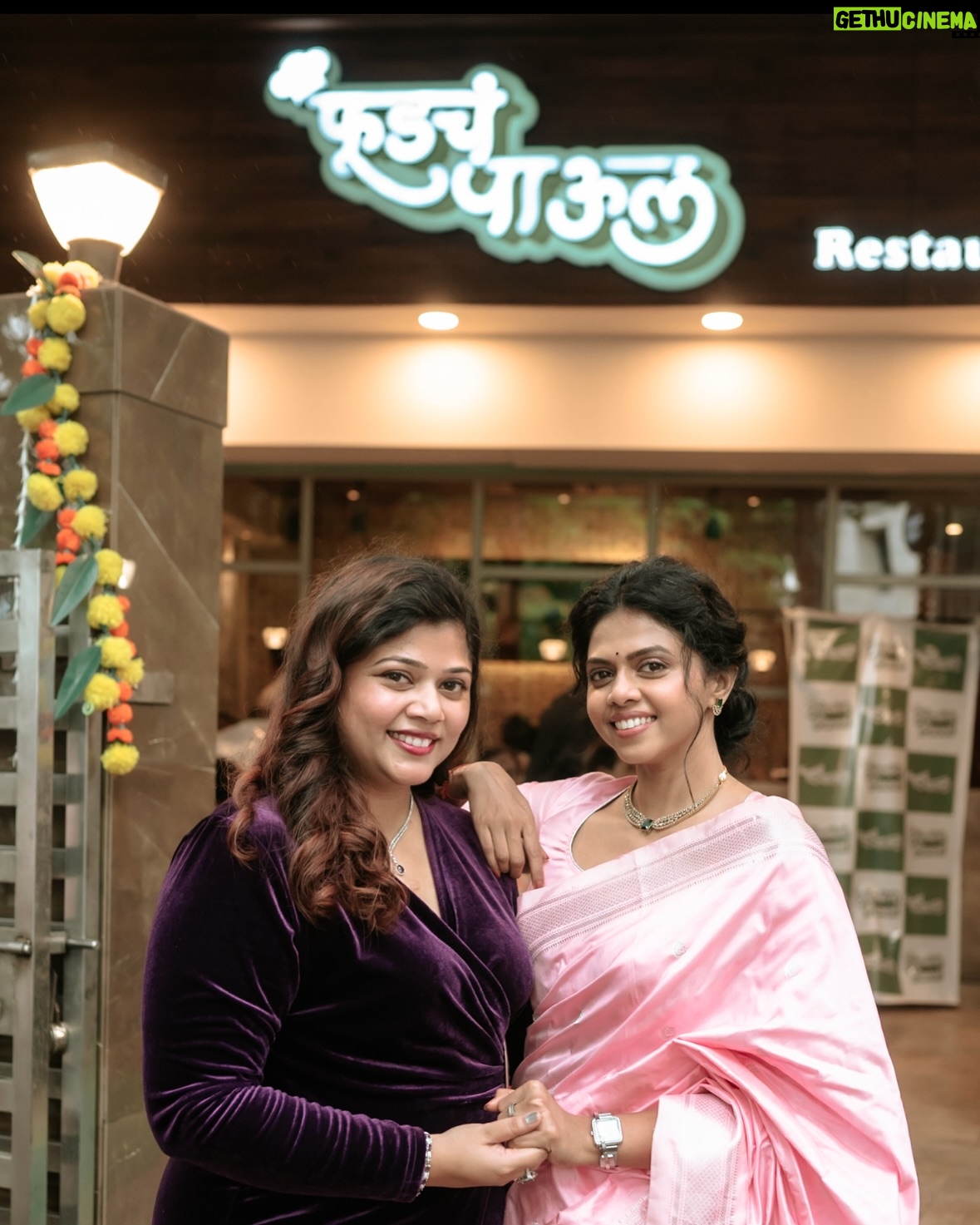 Rutuja Bagwe - 29.4K Likes - तुम्हा सर्वांच्या प्रेमावर विश्वास ठेवून, माझ्या माणसांना घेऊन, नव्या व्यवसायात पुढचं पाऊल टाकतेय…
‘फूडचं पाऊल- व्हेज- नॉनव्हेज रेस्टॅारंट✨
शॅाप नंबर १,२, सवान्हा ॲव्हलॅान, मखवाना रोड, मरोळ, अंधेरी पूर्व, मुंबई- ४०००५९

नक्की भेट द्या..! आम्ही आदरातिथ्यासाठी वाट पाहतोय.❤️🙏🏻

location: Shop 1 & 2, Savannah Avalon, Makwana Rd, Gamdevi, marol, Andheri East, Mumbai, Maharashtra 400059

📸- @lastbenchersstories 
Event, Socials & PR by @wechitramedia @n.i.d.s_ 

#फूडचंपाऊल #FoodchPaool #RutujaBagwe #NewBeginnings #Blessed