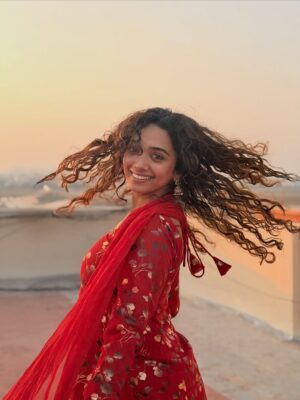 Saanve Megghana Instagram - Perks of a pent house. ☀️♥️
📸 - @nihal_kodhaty