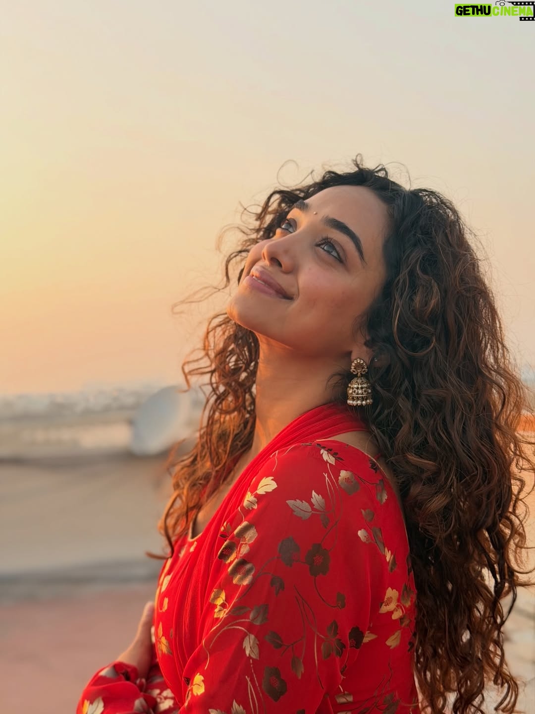 Saanve Megghana - 106.6K Likes - Perks of a pent house. ☀️♥️
📸 - @nihal_kodhaty