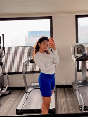 Saanve Megghana Instagram - This morning I didn’t feel like working out 1% and then I told myself “Do what’s right, do it out of love for yourself”. ❤️
Also.. clicked few pictures 😁😋