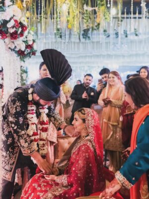 Saba Faisal Instagram - Happy 2nd anniversary @arslan_faisal
Blessed that Allah made you my partner Alhumdulillah! Lucky to have you as my partner and for having Huzaifa the Apple to our eyes ❤️ May Allah always bless you with health and afiyat in every part of your life ameen!
Love you forever ❤️
