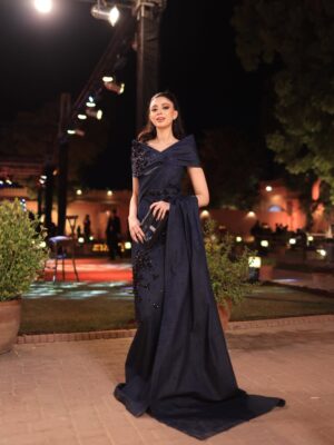 Sabeena Syed Instagram - red carpetting and all 🥰 ✨🤪🫰🏻

#24thLSA #luxstyleawards 

 • • • • • • 

💄 @mariumxhamid 
👗 @thealizehdiaries 
📸 team @filmssbyhassan