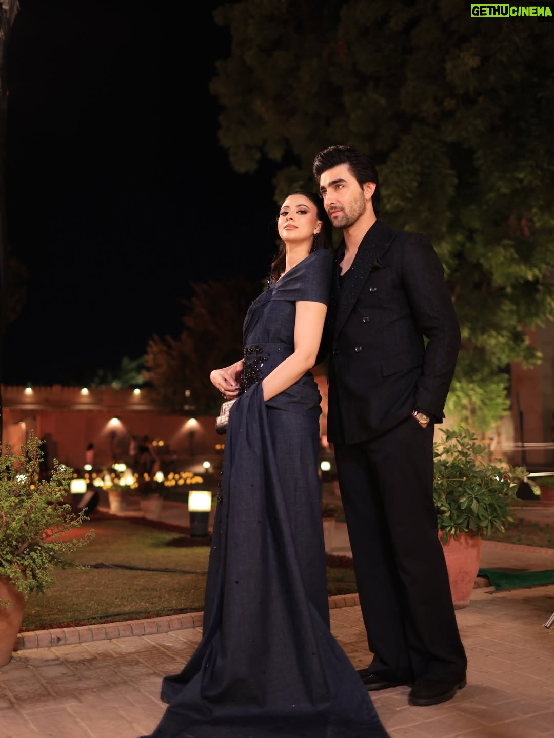 Sabeena Syed - 38.7K Likes - red carpetting and all 🥰 ✨🤪🫰🏻

#24thLSA #luxstyleawards 

 • • • • • • 

💄 @mariumxhamid 
👗 @thealizehdiaries 
📸 team @filmssbyhassan