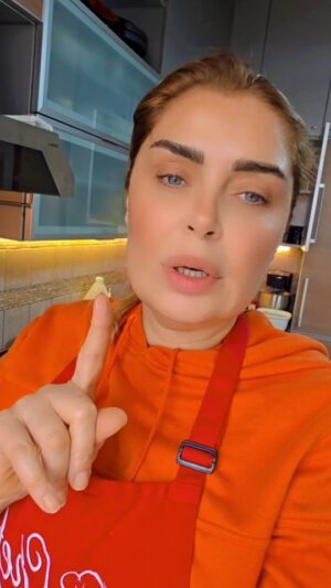 Sabine Nahas Instagram - شوربة العدس المجروش مع #شيف_شوفه وصفة كثير رح تحبوها ❤️🥰👌#مطبخ #طبخات_سهله #شوربة_عدس #عدس_مجروش