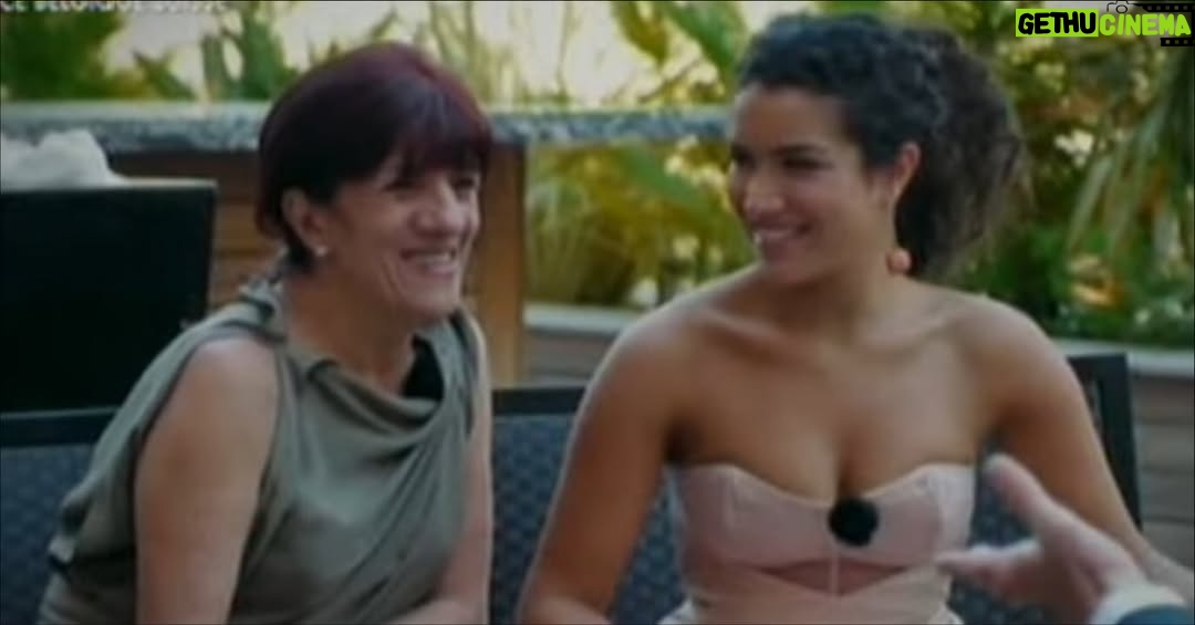 Sabrina Ouazani - 70.9K Likes - Ma Biyou 
Tes bras me manquent déjà et vont me manquer jusqu'à la fin de ma vie ...
Le monde perd un Cœur comme je n'en avais jamais vu  Tu fais partie de ces êtres rares qui marquent une vie à jamais. Ton cœur si grand, ta générosité, ton courage, ta puissance et ta force ont laissé une empreinte indélébile en moi. Grâce à toi, je suis devenue quelqu’un de meilleur. Je veux te promettre que ton héritage vivra à travers chaque sourire, chaque geste de bonté, chaque moment où je choisirai de rester libre et d’aimer la vie comme tu me l’as appris.
Cette liberté que tu portais en toi... Une liberté rare, pure, que je n’ai jamais vue ailleurs. Tu vivais en accord avec ton cœur, tu suivais ton propre chemin, et tu nous montrais par l’exemple qu’on pouvait choisir la vie qu’on aimerait avoir. Ta liberté était un souffle d’air frais qui inspirait chacun de nous à être soi même, sans compromis, sans frontières 
Merci pour tout ce que tu as été.
Merci pour tout ce que tu es encore au delà de ce que mes yeux peuvent voir
Je t aime 
Allah y Rahma