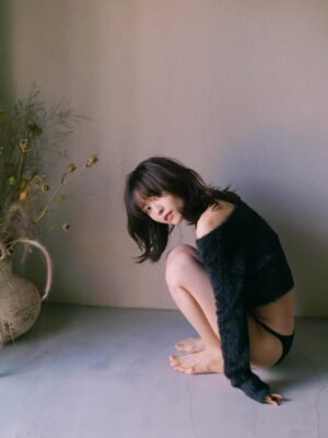 Sachika Nitta Instagram - お気に入りショット。❤︎

矢継ぎ早の筋トレも、少し成果出とったら嬉しいなぁ。
そして撮影前日は軽く塩抜きを🧂

©細居幸次郎/SHUEISHA