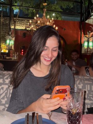 Sadia Khateeb Instagram - Just a girl who loves her food 🤤
