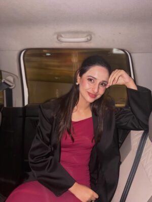 Sadia Khateeb Instagram - Just a girl who loves her food 🤤