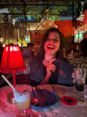 Sadia Khateeb Instagram - Just a girl who loves her food 🤤