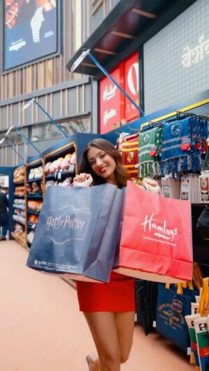 Sahher Bambba Instagram - Hamleys just got a whole lot more magical 🪄✨

The Harry Potter pop-up at Hamleys truly feels like stepping into the Wizarding World, from quirky keepsakes to exclusive collectables, every corner is a treat for fans! 🪄

📍Phoenix Palladium, Mumbai – 6th Dec to 4th Jan
Also in Chennai, Bangalore, Chandigarh & Delhi.

Don’t miss this magical escape 🧙‍♂️✨

#Hamleys #WizardingWorld #PotterHead #ToyWonderland #HarryPotter #PopUp #collab