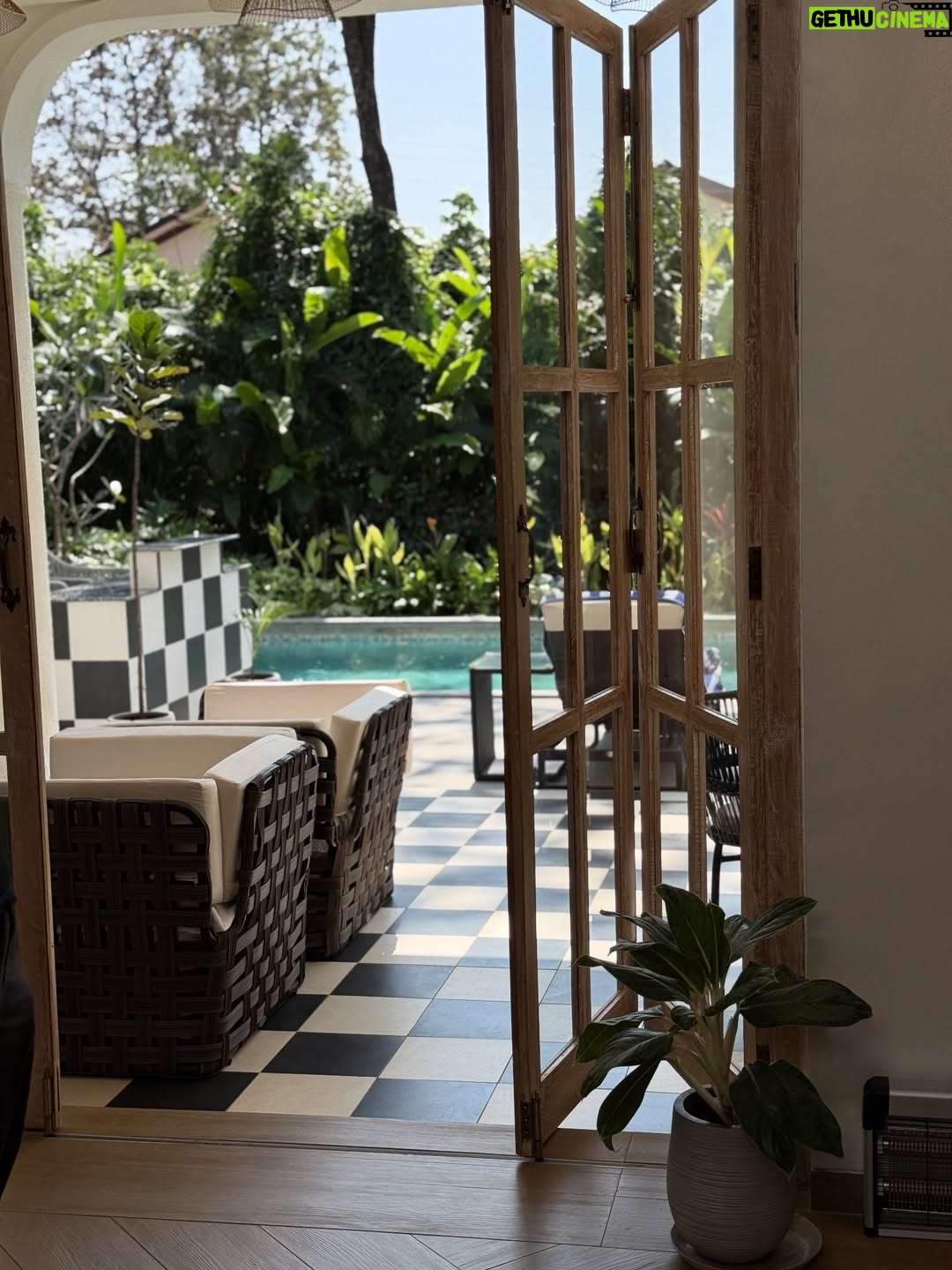 Sahiba Bali - 155K Likes - im Goan to take the trip outta the group chat ✌🏼🏖️

@airbnb