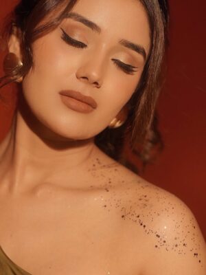 Saloni Sandhu Instagram - 📸🤍✨
.
.
.
.
Concept: @nehaadhvikmahajan
HMU: @imuseacademy students
Studio: @studioimuse